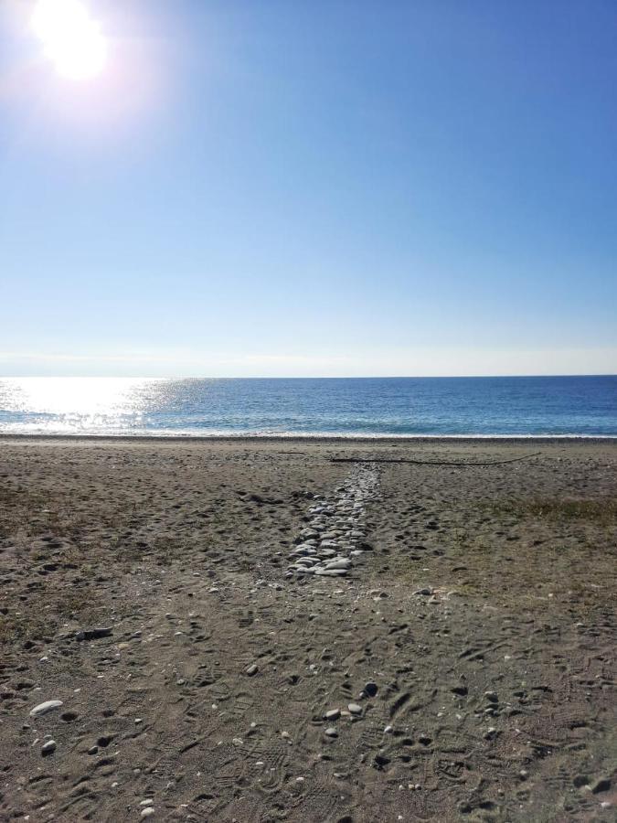 Гостевой Дом La Mer Pizunda Extérieur photo